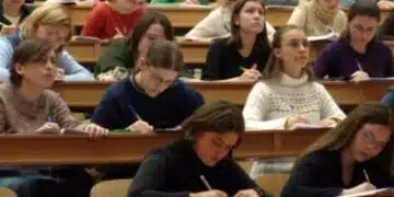 В страната предлагат увеличение на стипендиите за студенти и докторанти 1