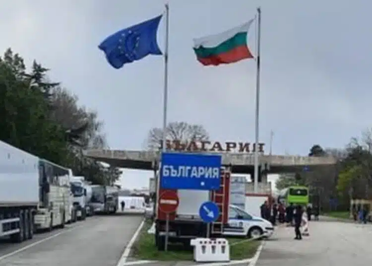 На Дунав мост при Русе и на ГКПП „Станке Лисичково“ продължават ремонтите 1