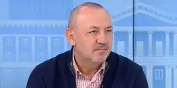 У нас една класна стая остава празна всяка година 15