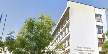 Последни новини за състоянието на ученика, който падна от петия етаж на столична Професионална гимназия 3