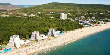 Край Албена цената на зелената зона скача двойно от 1 юни до 30 септември включително 1