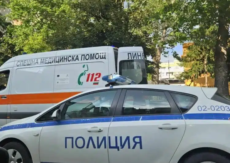 Извънредна ситуация в град Бургас! Ученик бе изнесен с носилка от ТОХ-а 1
