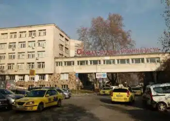 Поклон пред лекарите от ИСУЛ и „Майчин дом! Спасиха 17 годишна родилка и нейното бебе – тя била с левкемия 5