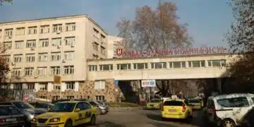 Поклон пред лекарите от ИСУЛ и „Майчин дом! Спасиха 17 годишна родилка и нейното бебе – тя била с левкемия 10