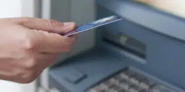 Заради еврото без закриване на банкови сметки 9
