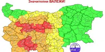 Обявен е ЧЕРВЕН код в страната ни: силен циклон продължава да вилнее 1