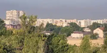 Проучване сочи, че много от българите, които са заминали за гурбет, като се върнат харчат пари за имоти 13