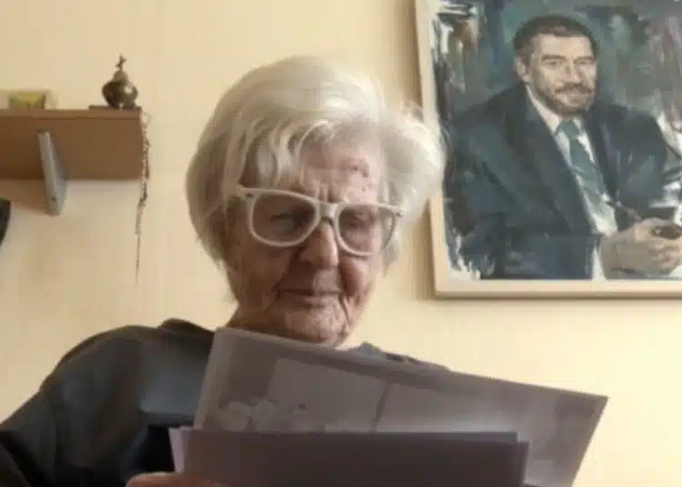 Добрият пример! В памет на дъщеря си, 94 годишна жена дари 40 хиляди лева за журналистически стипендии 1