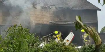 Лек самолет се разби в жилищна сграда в Германия, загинаха двама души 2