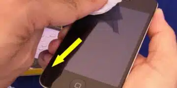 Унищожаваш екрана на смартфона си и дори не го осъзнаваш 11