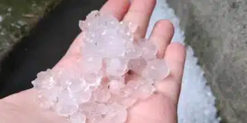 В село Гърмен се питат дали е поличба, това че за трета година по едно и също време пада градушка 1