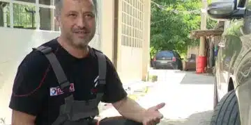 Роден автомонтьор с предупреждение за трите риска за автомобила в жегите 1