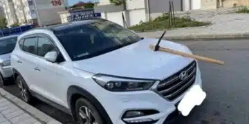 Пореднао безумие! Кола на чуждестранен гражданин получи кирка на предницата си в Бургас 1