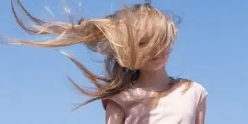 Сушите ли косата си със сешоар? Тогава знайте, че този режим я уврежда 6