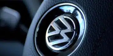 Автомобилен гигант съкращава 20 000 служители 1