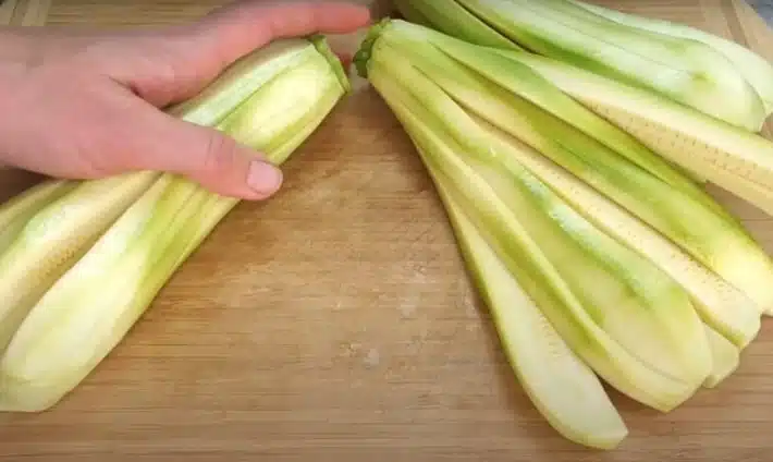 Пържените тиквички са по-вкусни от месото. Съпругата на турски бизнесмен сподели рецептата: всичко е готово за 60 минути 1