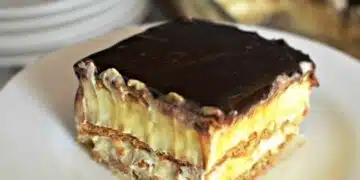 Еклер торта без печене! Бърза и лесна с всякакви бисквитки 12