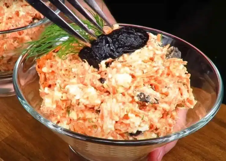 Необичайна салата с моркови, извара и сини сливи. Вкусна и здравословна: 1