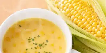 Лятно ястие за ценители: вкусна царевична супа, която ще ви спечели от първата лъжица 5