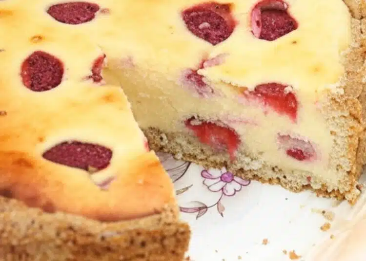 Вкусен и лесен десерт с ягоди за повод и не само 1
