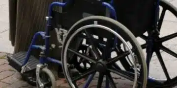 Добрият пример! Млад мъж събира, поправя и дарява инвалидни колички на хора в нужда! Адмирации! 3