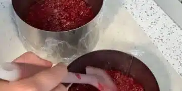 Ароматен и вкусен малинов пълнеж за любим десерт. Най-добрата комбинация се прави по тази рецепта 1