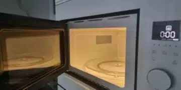 Забравете за стъргалките: как да омекотите въглеродните отлагания в микровълновата за 5 минути с цитрусова пара 14