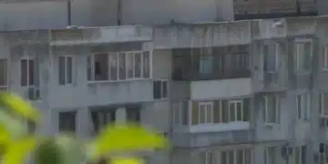 Семейство у нас на едно дете: Наемът взима половин заплата мислим да отидем в чужбина 1