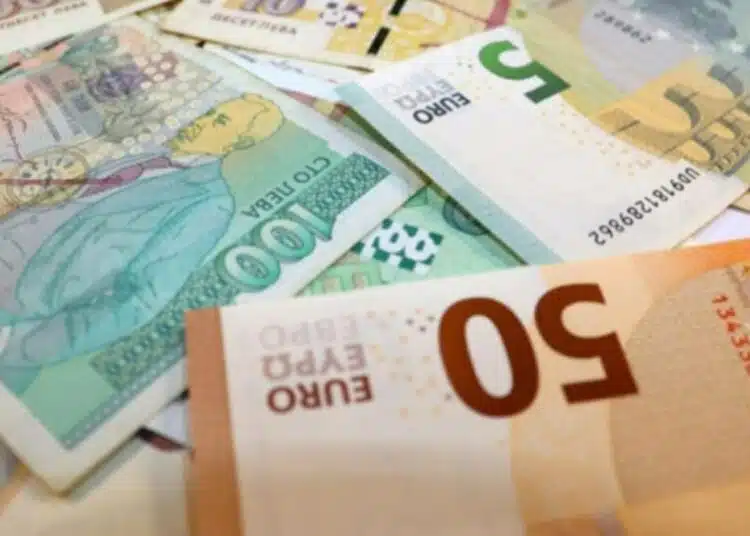 У нас минимално заплащане от 2026 година на час ще бъде 3,74 евро ? 1