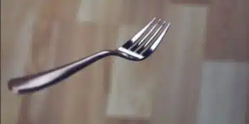 Защо падат вилици, лъжици и други кухненски предмети: древни знаци, в които са вярвали нашите предци 1