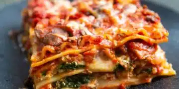 Слагам яйце и зеленчуци: След около 30 минути вкусната лазаня е готова! 15