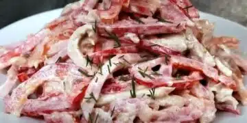 Месна салата "Лукс". Подходяща както за обикновена вечеря, така и за празнична трапеза: съдържа 2 вида крехко месо 1