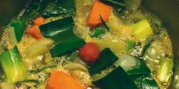 Кога е най-подходящото време за осоляване на супа: в началото или в края на готвенето - защо е важно? 1