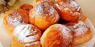 Готвя ябълкова вкусотия в тиган, за да е хрупкава коричката, а вътре да има море от крехък пълнеж... любим десерт! 13