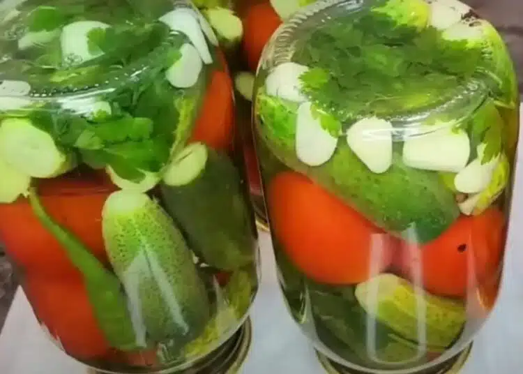 Хрупкави краставички и сочни домати в един буркан. Генералска вкусотия 1