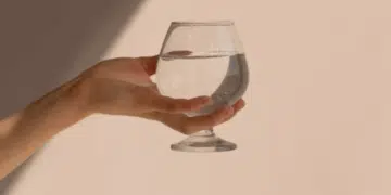 Трябва ли да започвате деня си с чаша вода / Добре ли е или лошо? 2
