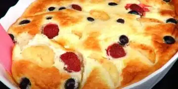 Не можете да си представите нещо по-нежно. Вкусни чийзкейкове с пълнеж от заквасена сметана за закуска 2