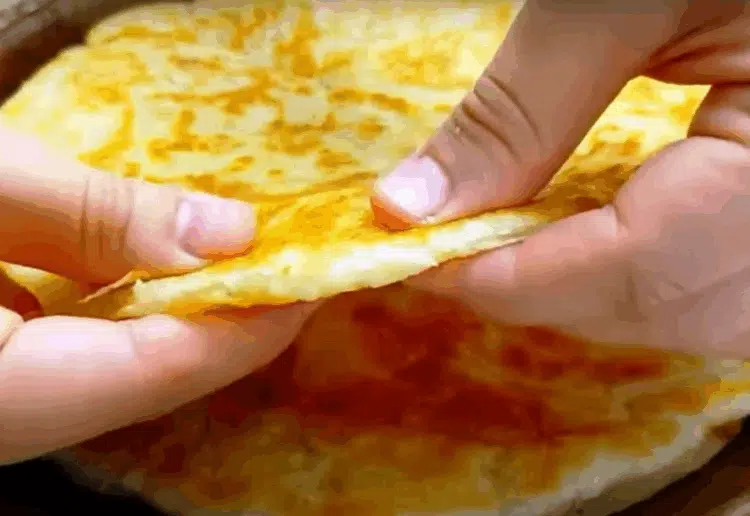 Брашно, грис и вряла вода. Вече не купувам хляб, правя вкусни питки 1