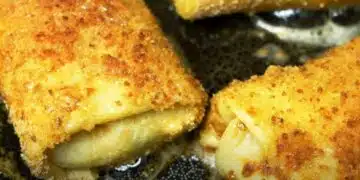 Взимам 3 картофа, яйца, сирене и брашно, правя вкусно и засищащо ястие любимо на цялото семейство 4