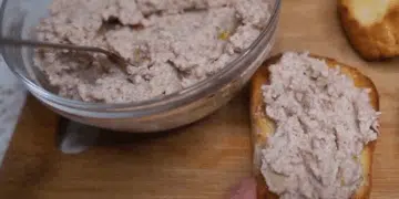 Немски 4-продуктова намазка. Никой няма да познае от какво е направен този аперитив 4