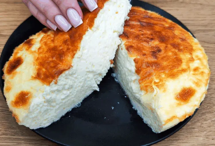 Този омлет никога не пада. Вкусен е като в детската градина, децата просто го обожават: 2 рецепти наведнъж 1
