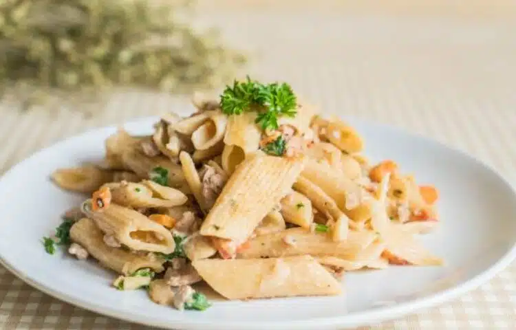 Невероятно вкусна паста с риба тон за 15 минути: Перфектната рецепта за заети хора 1