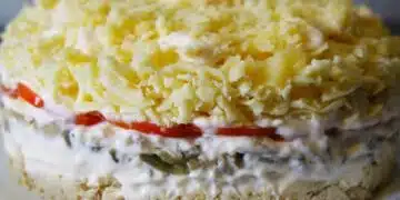 Салата "Гурме". Готвя с пилешко месо, гъби и кашкавал: красива, вкусна и апетитна 11