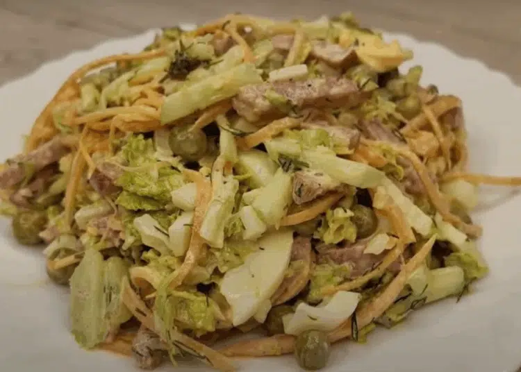 Хрупкава, прясна и невероятно вкусна! Салата с китайско зеле, която ще украси дори най-изисканата вечеря 1 Хрупкава, прясна и невероятно вкусна! Салата с китайско зеле, която ще украси дори най-изисканата вечеря 1