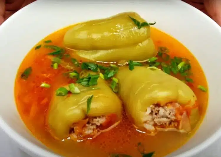 Сочни пълнени чушки в бульон: вкусни и засищащи. Проста рецепта 1
