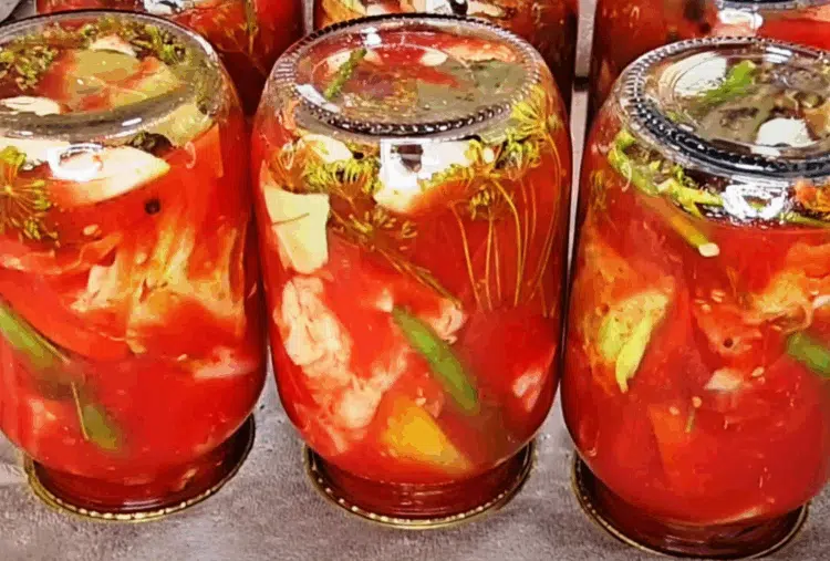 Зеле в доматен сок за зимата - тайната на хрупкавостта и богатия вкус. Няма по-проста рецепта 1