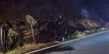 Пореден трагичен инцидент на пътя! Шофьор се вряза в пътен знак 2