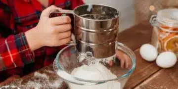 Необходимо ли е да се пресява брашно при печене? 6