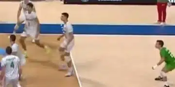 Волейболен мач в действие.