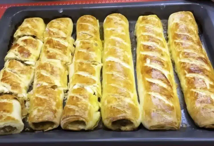 Вкуснотия за вечеря: само 300 г кайма и 3 чаши брашно. Сочни месни рулца, които се топят в устата 1